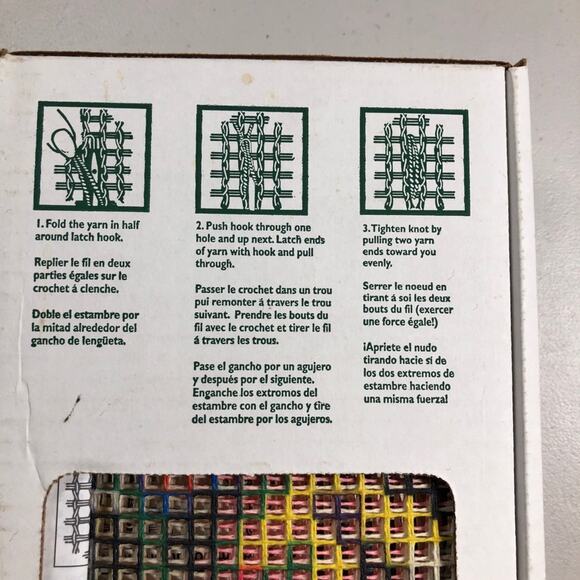 Caron Natura Latch Hook Kit - Heart Wreath 12”x12” - Picture 3 of 4